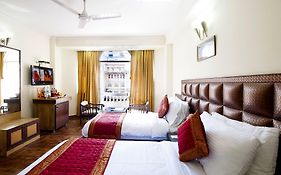 Capital O 2382 Hotel White House Continental